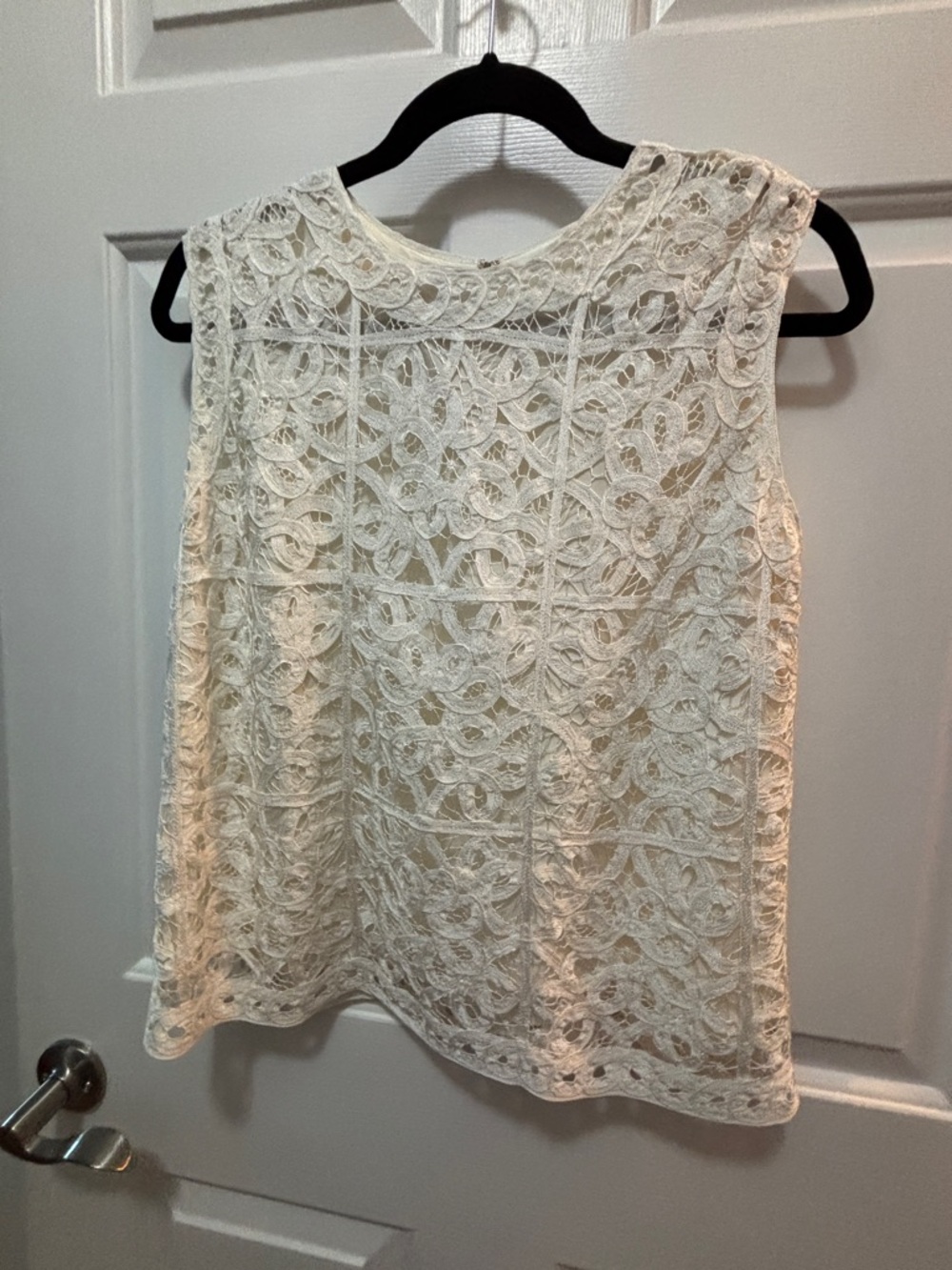 Vintage high end SMH Rayon and Silk Lace sleeveless Top in Cream. PM EUCs